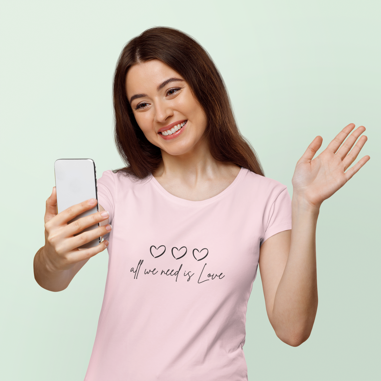 T-SHIRTS FEMMES All We Need Is Love