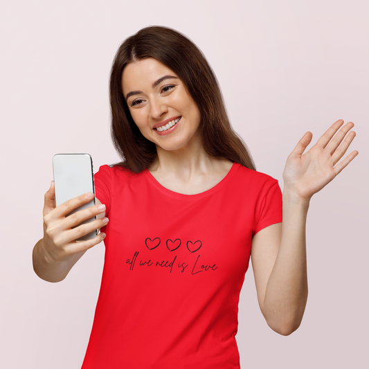 T-SHIRTS FEMMES All We Need Is Love