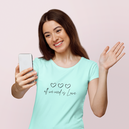 T-SHIRTS FEMMES All We Need Is Love